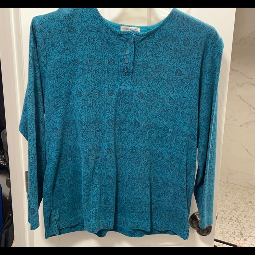 Used but good shape. No stains or holes
